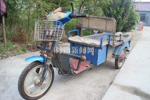 雨蓬被拆除并被卖掉了三轮车