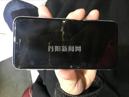 被冻关机的手机