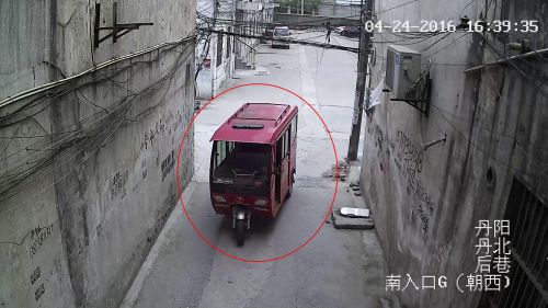 得手后驾车逃跑