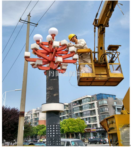 修城市路灯