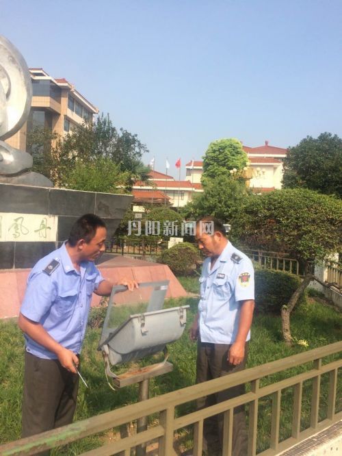 园林修灯