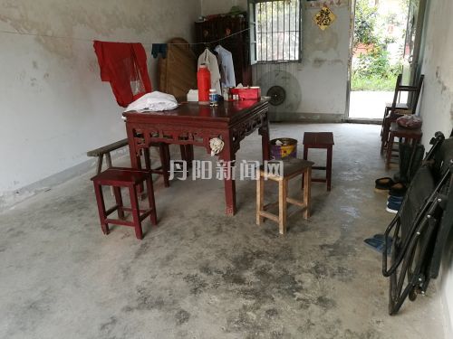 如今的雷金柱家一贫如洗