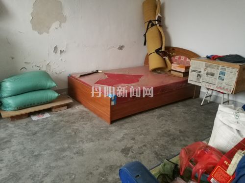 如今的雷金柱家一贫如洗2