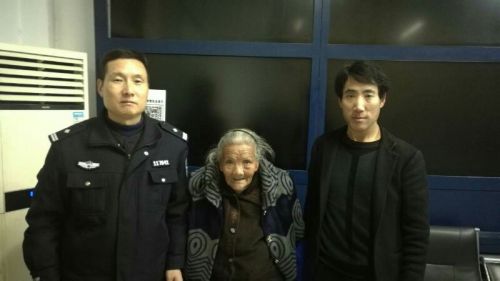 界牌派出所民警