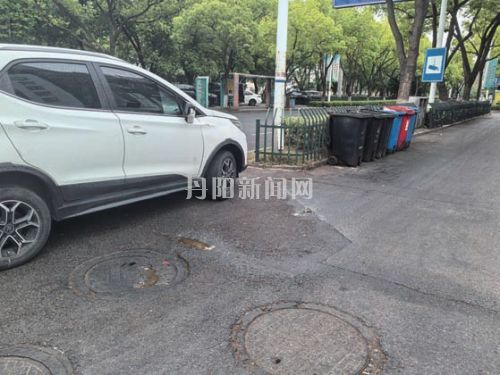 商业街垃圾桶周边油污扰民
