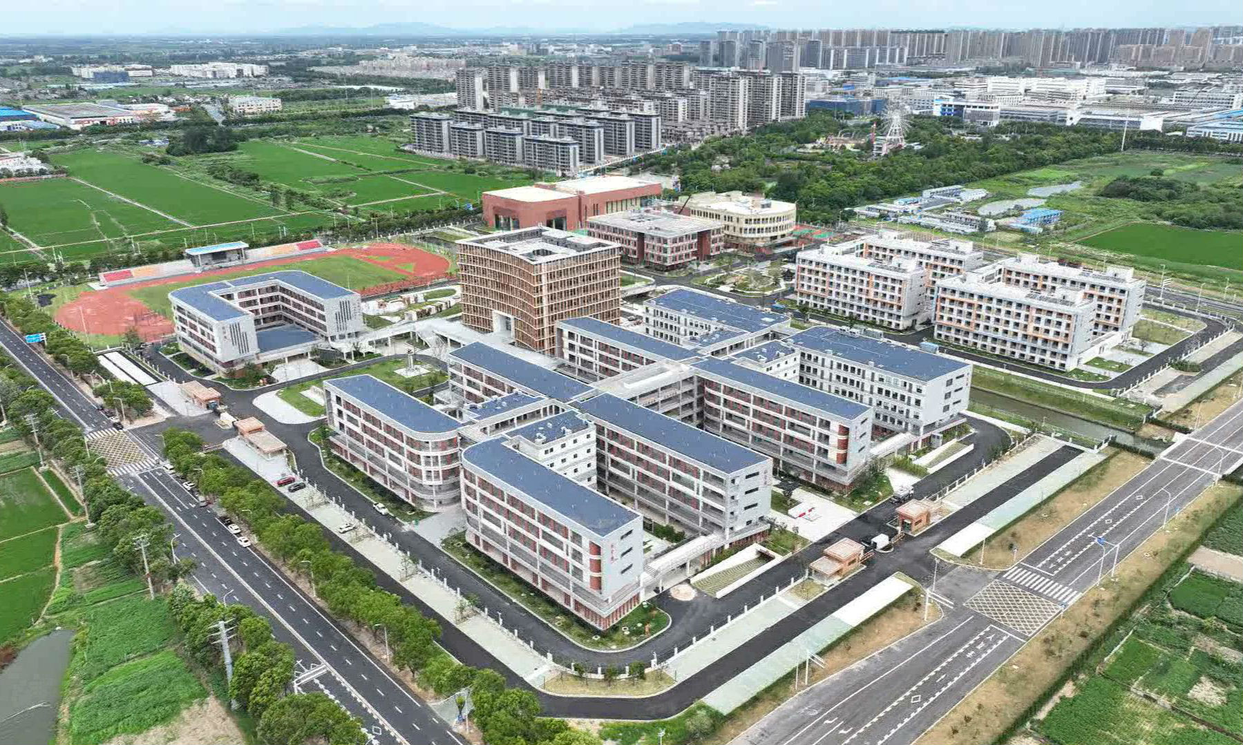 百年老校换新颜 再启征程护成长