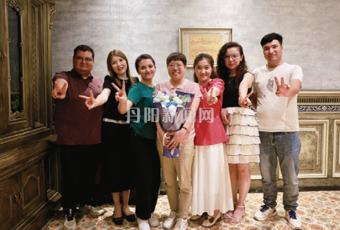 一场师生见面会，她缘何数次落泪？