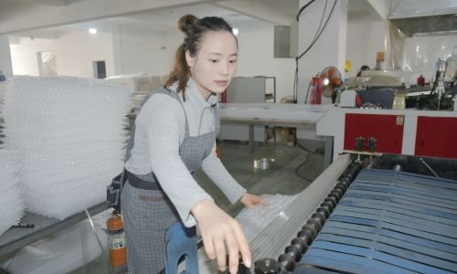 生产高端包装制品 助力外贸转型升级