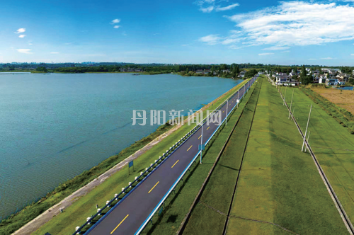 以路为笔，绘出乡村振兴新图景