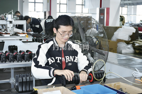 aa827a0c3344e77e633f57834e85796c