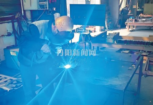 焊花飞舞“大比武” “焊”卫匠心铸未来