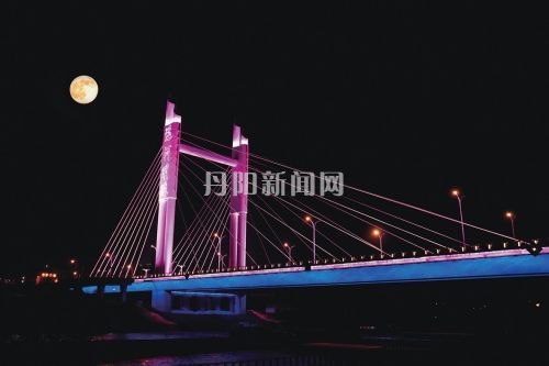 年度最大圆月 定格家乡之美