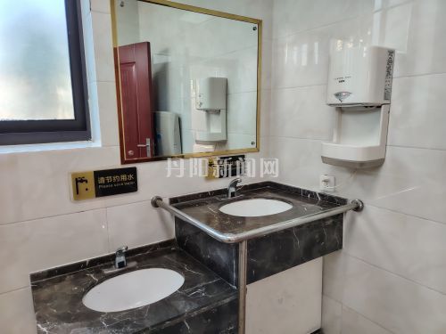 (新媒体3)更干净,更智能,更人性化,“小厕所”改出“大民生”素材0 (1)