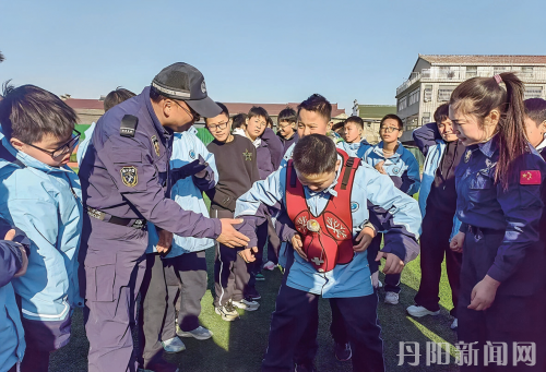 37bdce4eef12ec688627e7a53ba67229