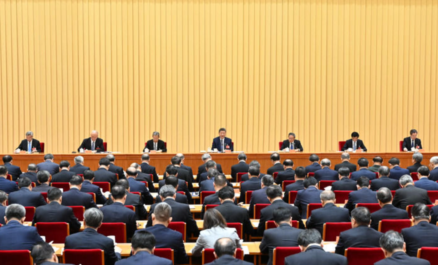 微镜头·习近平总书记在中央经济工作会议上｜“因地制宜，本质是实事求是”