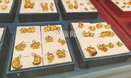 “马”元素产品“上岗”掀起消费热潮