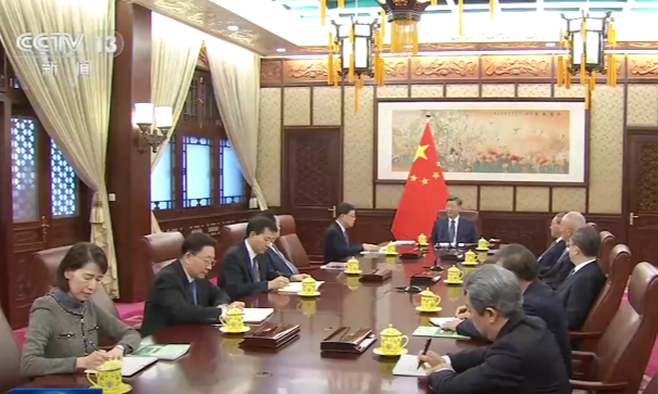 习近平听取李家超述职报告