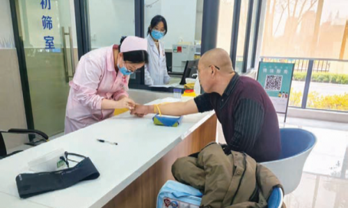 他们，卷起衣袖为生命“续航”