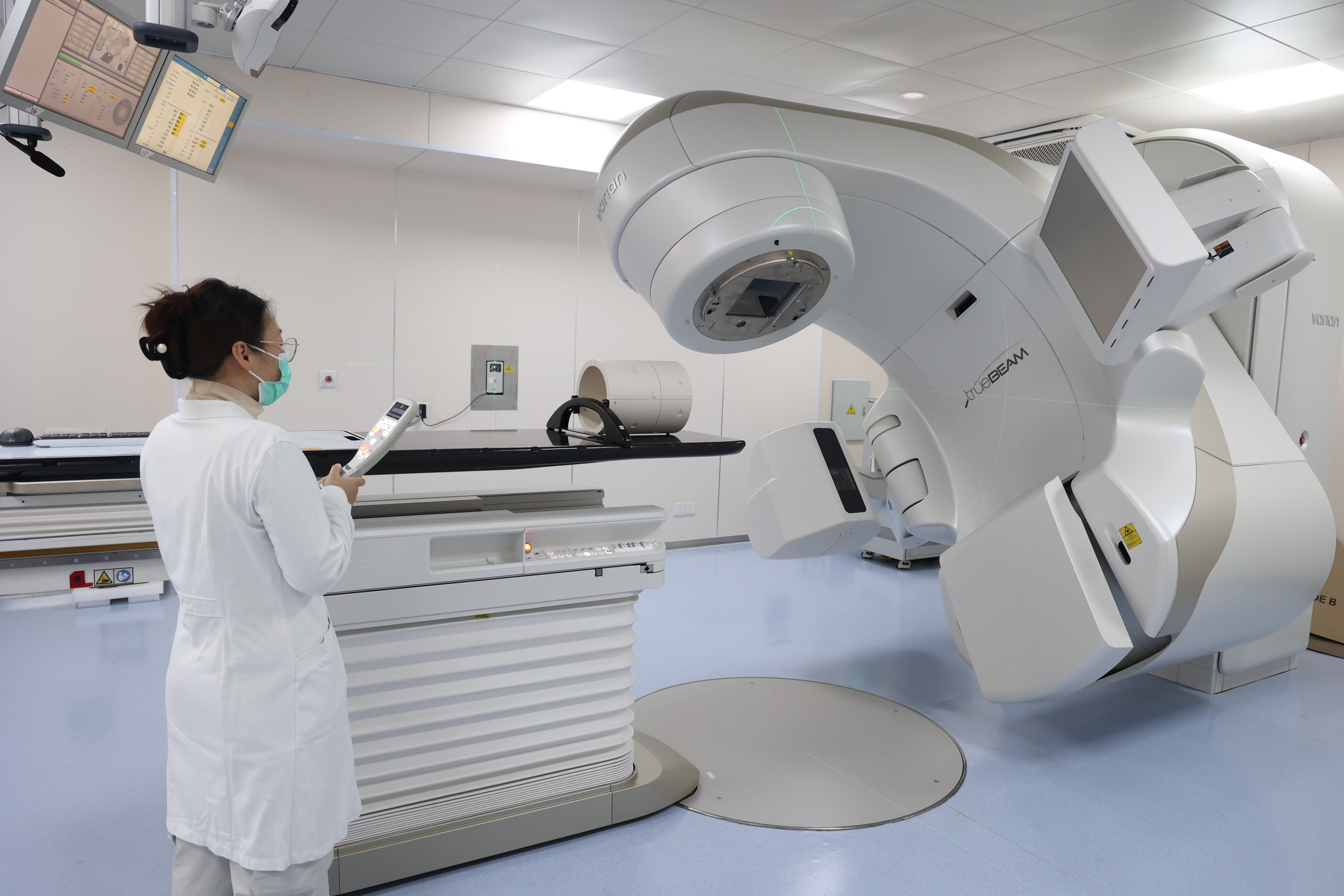 全国县级医院首台！市人医启用“精准杀瘤利器”