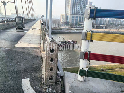 南二环大桥护栏缺失 市民忧心安全盼修复