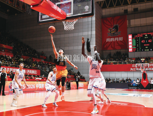 CBA第九轮江苏肯帝亚不敌宁波町渥