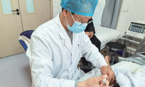 建设特色专科 服务农村群众