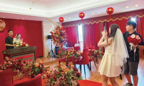 3148对新人牵手组建小家庭