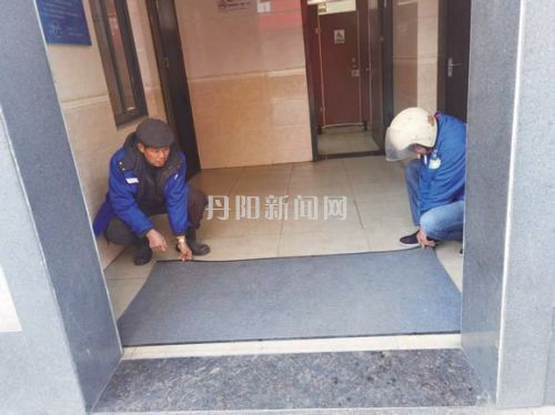 公厕“穿衣戴帽”迎寒冬 居民如厕体验大提升