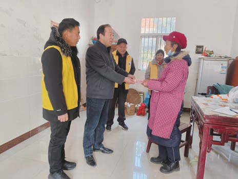 寒冬送温暖 帮扶暖人心