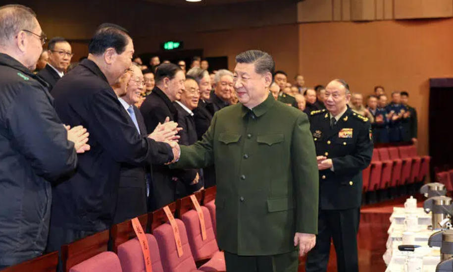 中央军委举行慰问驻京部队老干部迎新春文艺演出 习近平向全军老同志祝贺新春