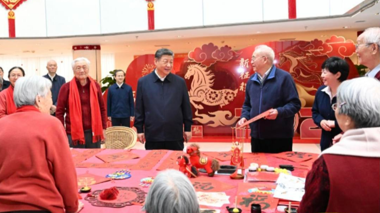 近镜头·总书记的新春家国情｜万家灯火话年俗