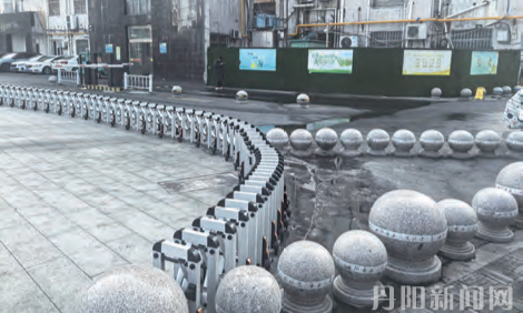 污水溢流难根治 市民出行受困扰