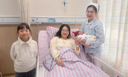 我市一批“马宝宝”踏春而来