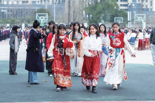 华南初中举办庆元宵非遗主题市集活动