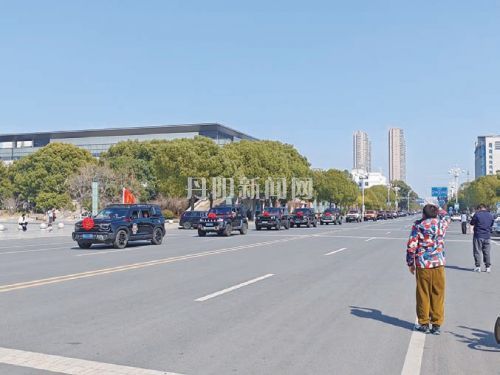 80余名丹阳新兵荣耀出征