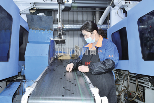 0740d5acc8bbe68be0a7d6fbbaec7981