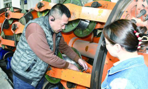 技术破局订单满 产销两旺开新局