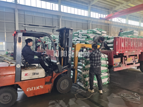 备足农资保春耕 不误农时促生产