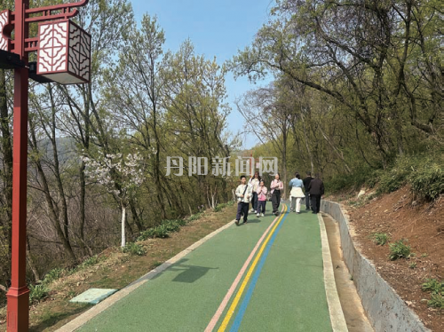 黄连山迎来春假亲子游热潮