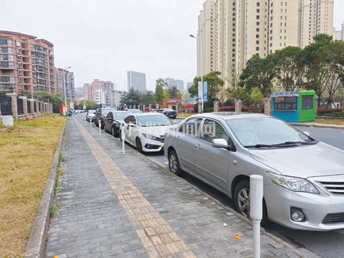 停在车位也被罚？压线、逆向停车均属违停！