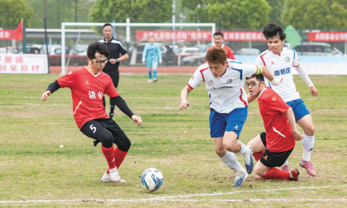 高新区足球队征战“视界杯”