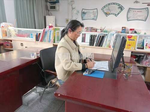 乡野间的教育守望者 ——记蒋墅中心小学优秀教师姜玉花