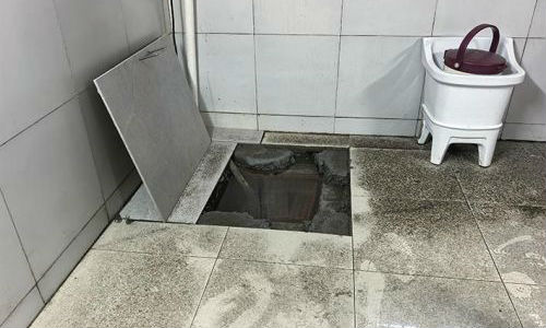 东湖新村一居民地下室雨天变“水塘”盼处置