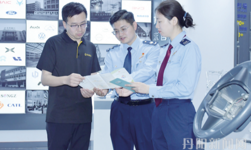 政策辅导送上门税企同心共奋进
