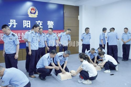 警医联动练急救 靠前施救护平安 