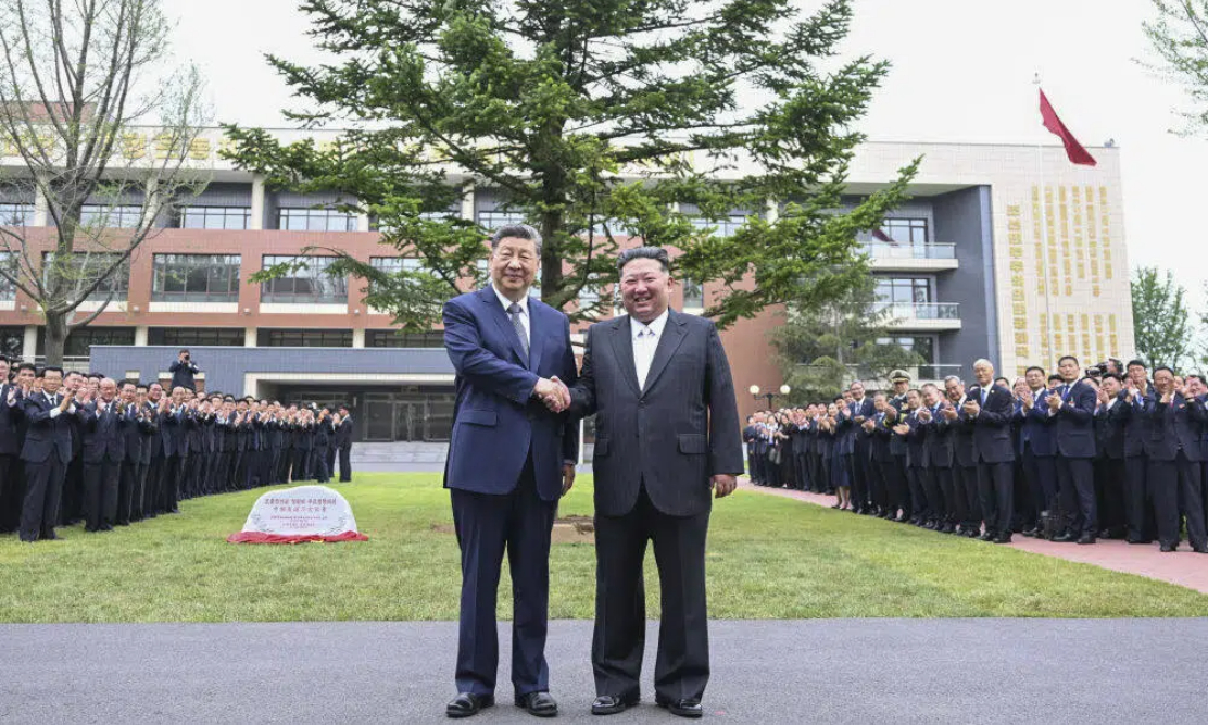 习近平参访朝鲜劳动党中央干部学校
