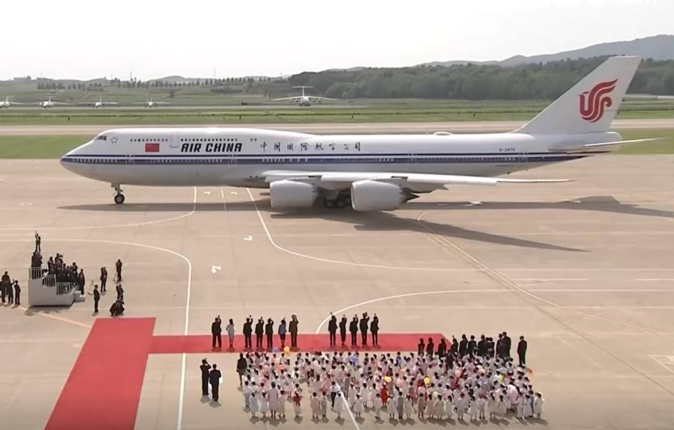 习近平出席金正恩举行的欢送仪式