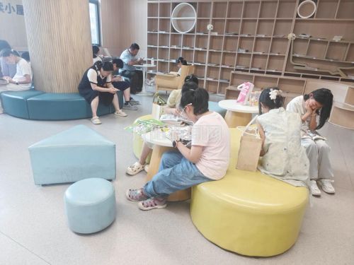 暑期新启书为伴，少年相约赴书香