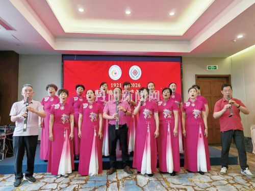 演奏爱国旋律 唱响慈善之音