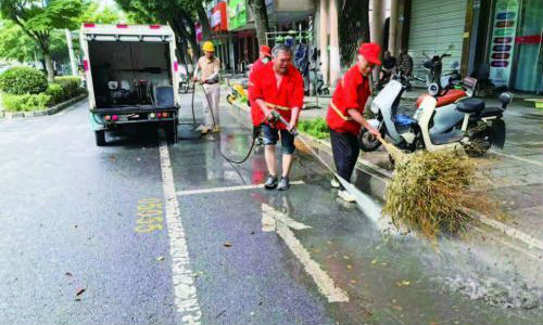 环卫精细化作业扮靓城市颜值